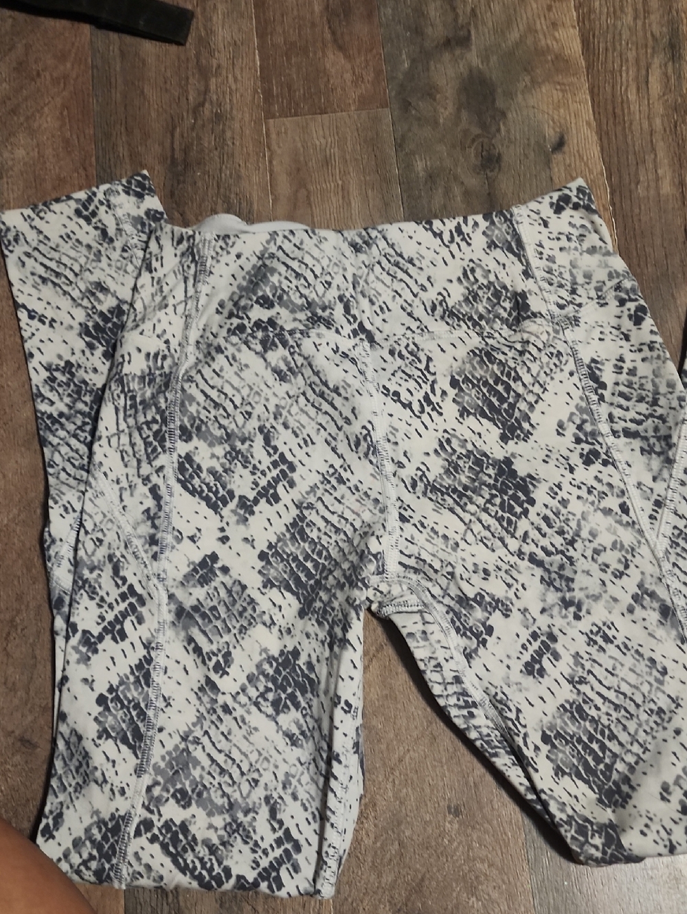 Pink VS Activewear Leggings -Snake Print